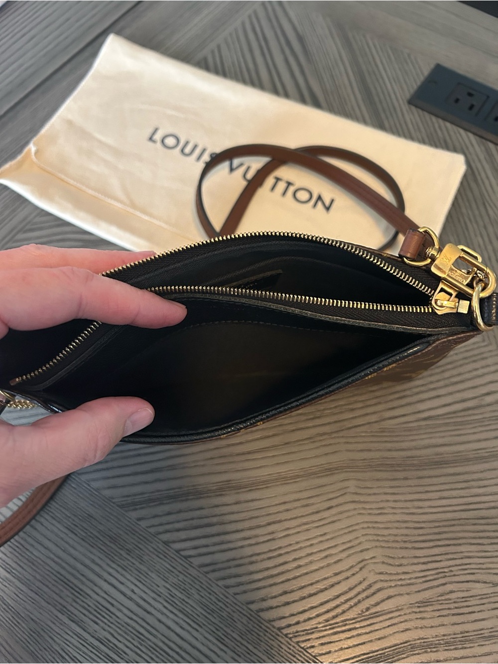 Louis Vuitton Monogram Pallas Clutch Black - Picture 6 of 10